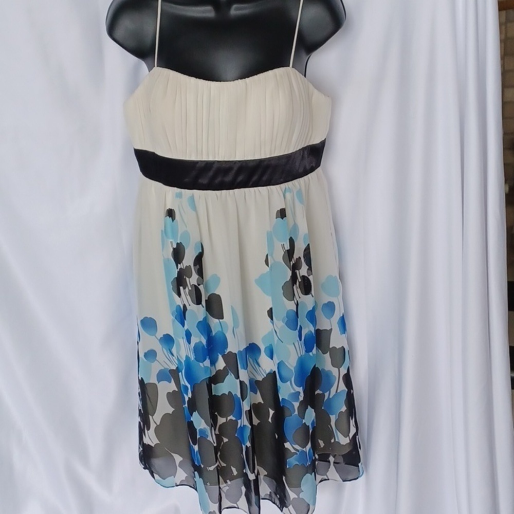 Dressbarn Collection Pretty knee length spagetti strap dress, cream, blue, black